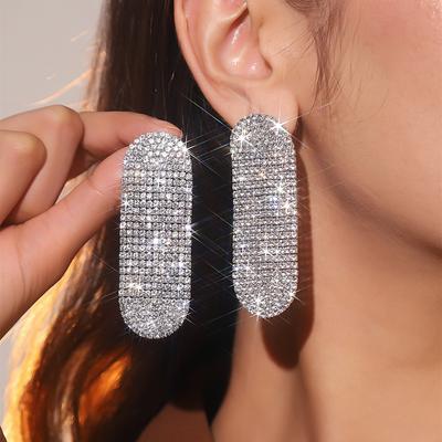 Orecchini lunghi di lusso con strass super brillanti