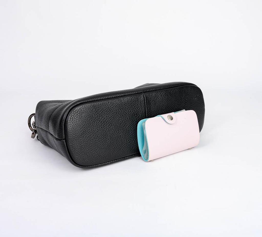 2025 Women's Genuine Leather Crossbody Bag, Multi-Layer Zipper, Large Capacity Cowhide Shoulder Bag for Moms