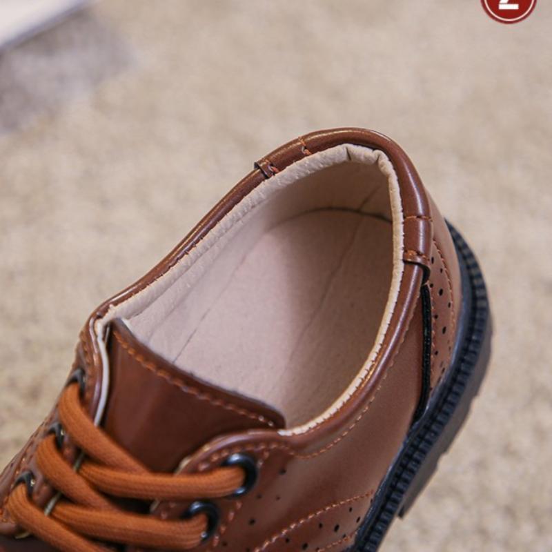 Chaussures en cuir polyvalentes et tendance, nouvelles chaussures simples à semelles souples pour enfants, chaussures de performance rétro de style britannique pour garçons