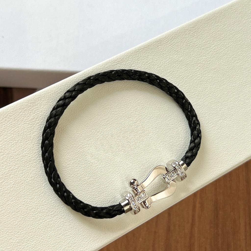 High Quality Luxury Freded Horseshoe Buckle Bracelet Red/Black Nylon Rope U-shaped Buckle Bracelet Men's and Women's Bracelets