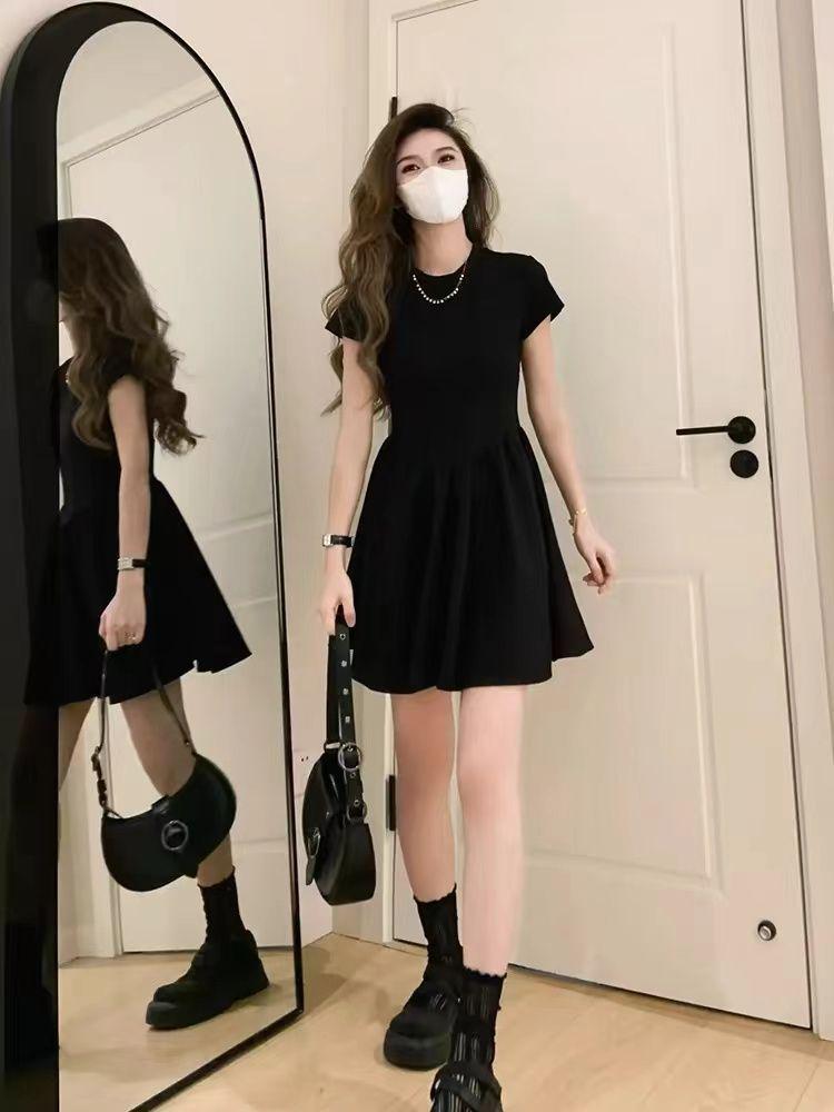 Black Elegant Women's Summer 2026 French Hepburn Style Petite Slimming Short Dress