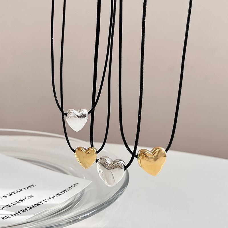 Smooth Three-dimensional Heart-shaped Necklace with Wax Rope, Heart-shaped Collarbone Chain, Layered and Atmospheric Couple Necklace