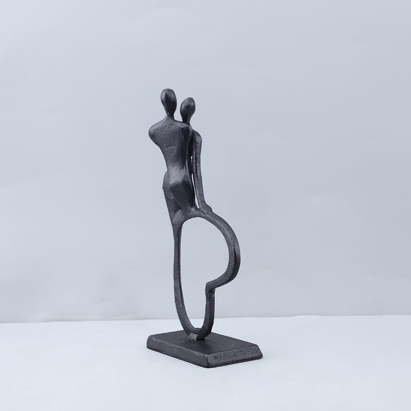 Cast Iron Heart Couple Decorative Metal Sculpture Living Room Bookshelf Figurine Human Statue Craft Ornament Room Decoration New