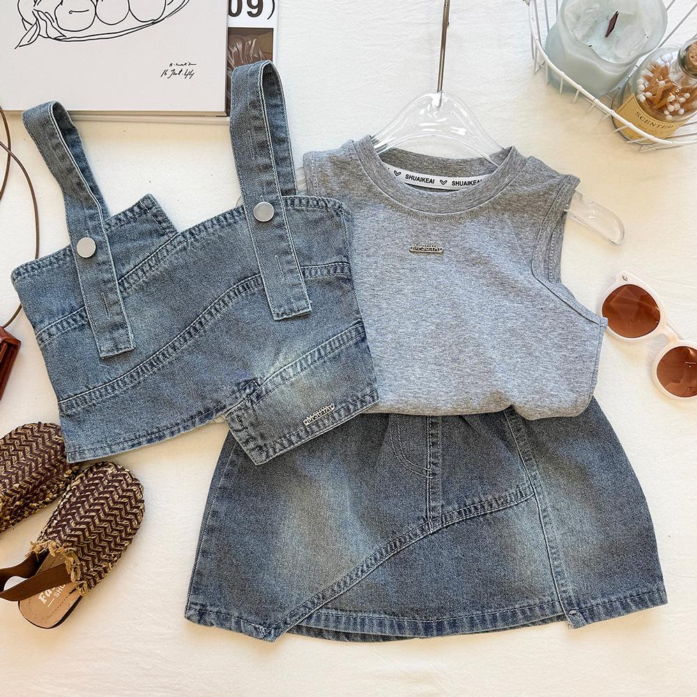 Mädchen Sommer 2026 Patchwork Denim Latzhosen Set: Rock mit elastischem Bund & Trendiges Dreiteiler-Outfit
