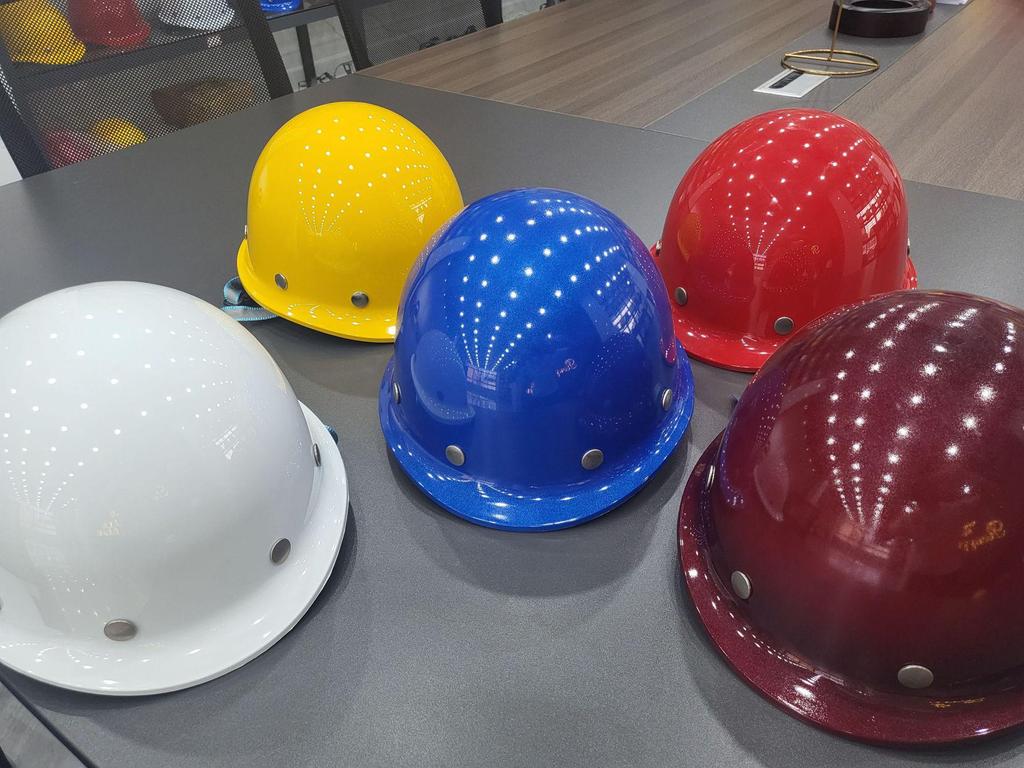 Round N95 Safety Helmet for Construction: Insulated, Paint-Resistant, T-Type with Steel Nail, Customizable Print Options