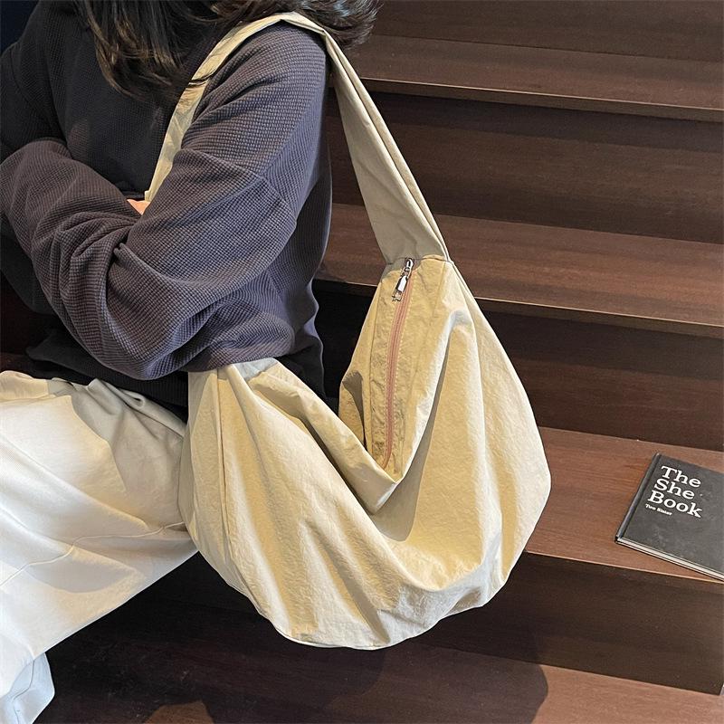 Sac à dos polyvalent léger en tissu doux pour femmes - Grande capacité, couleur unie, pour les trajets quotidiens, le sport, la salle de sport et les voyages