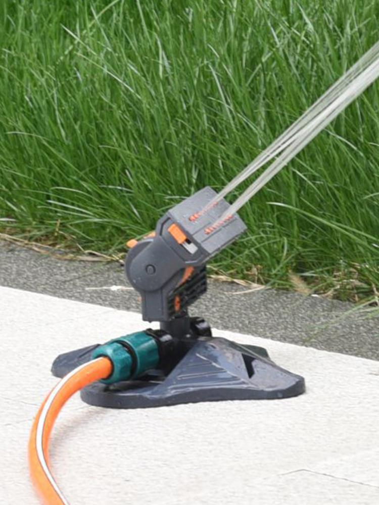 Outdoor Garden Oscillating Sprinkler Water Sprayer Automatic Garden Sprinkler 16 Nozzles Adjustable Flow Lawn Swing Sprinkler