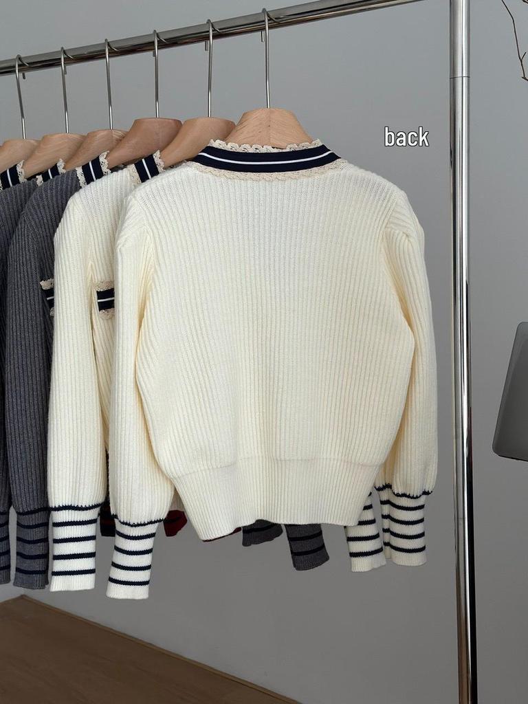 2026 Autumn French-Style Elegant Color Block Stripe Lace Knit Cardigan