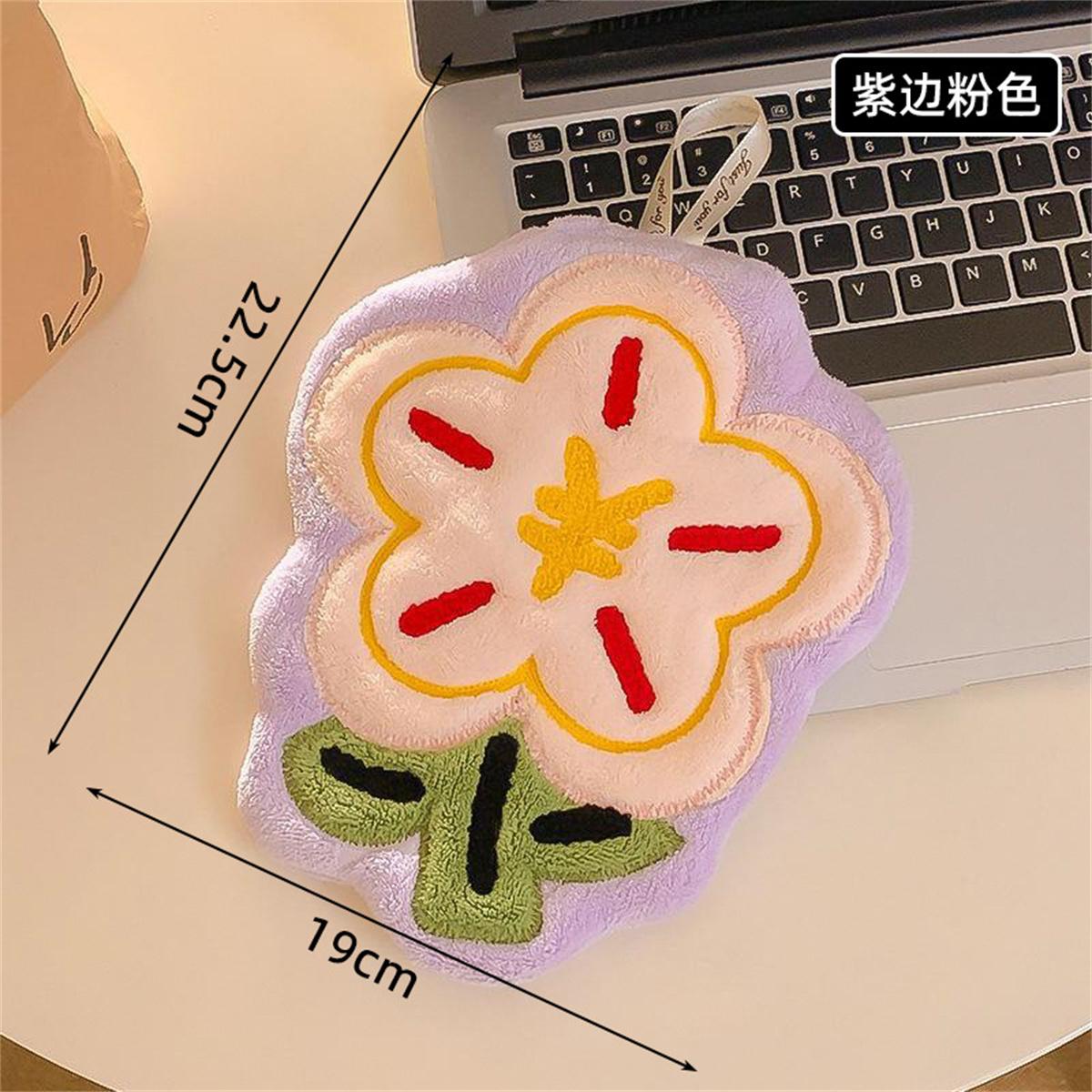 A stylish and practical hanging hand towel for the kitchen and bathroom.  Made with absorbent, quick-drying material that preven