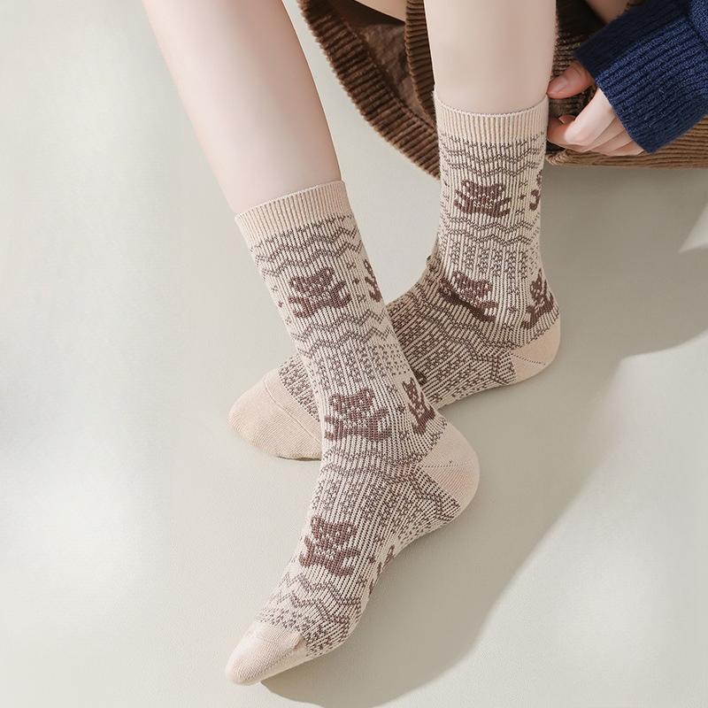 Retro-colored High-top Socks for Women In Autumn and Winter, and Mid-top Combed Cotton Pile Socks for Women In Spring and Autumn