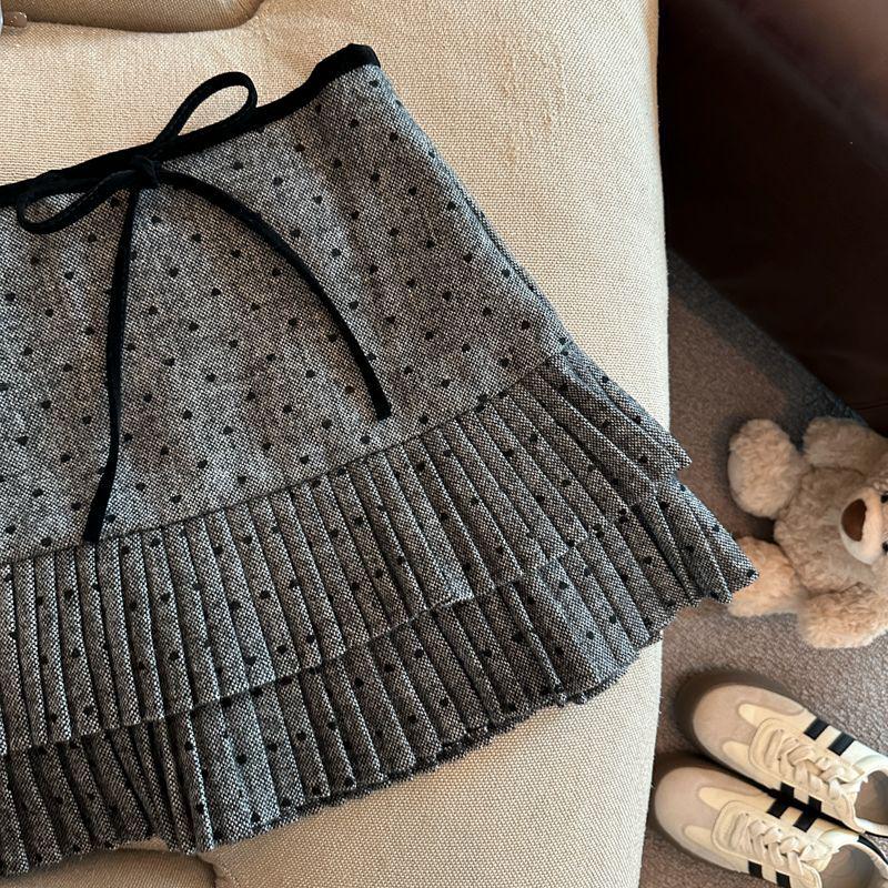 Women's High-Waist Polka Dot Woolen Pleated A-line Short Skirt for Autumn/Winter