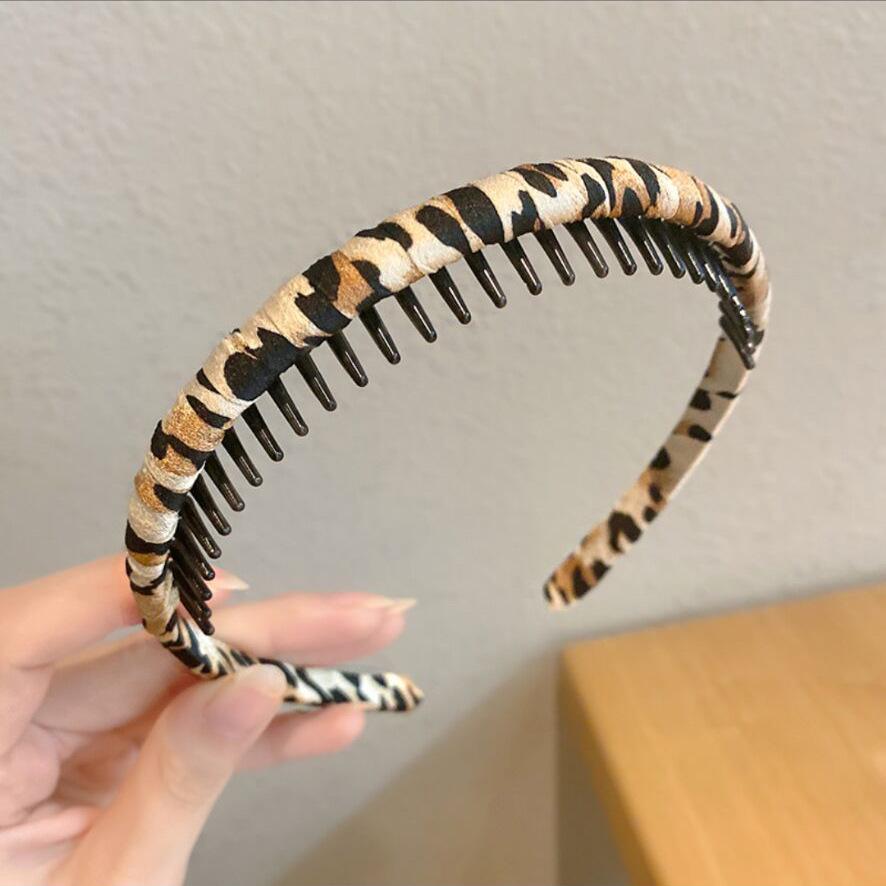 Korean Bangs Headband: Non-Slip, Versatile Hair Clip for Women's Face Washing and Outings