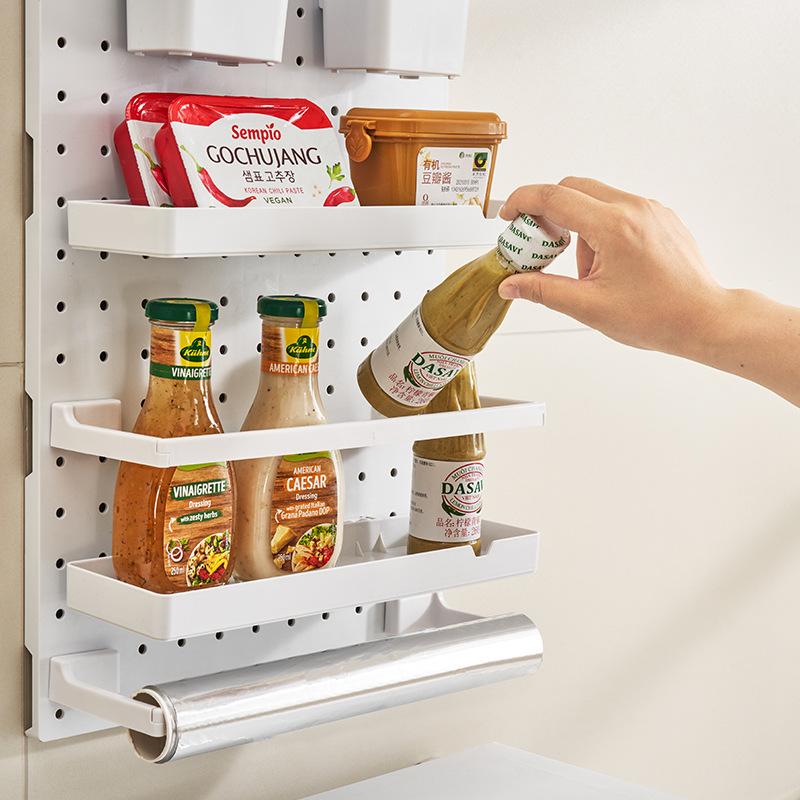 

Чудо хранения на дверце кухонного шкафа: Перфорированная полка из пластика для настенного хранения без сверления Refrigerator Side Combo