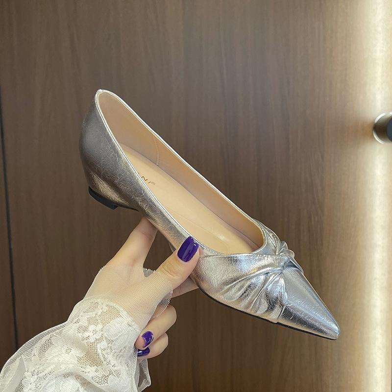 Fashion Hot Selling Pointed Shoes Women Summer Soft Sole 2025 New Women's Shoes Shallow Mouth Scoop Shoes Flat Heel  Leather Flats