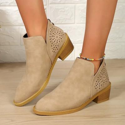 Stivali Corti Moda Donna Punta Acuta Stile Britannico Tacco Spesso Moda Femminile Stivali Corti Designer Buchi Piattaforma Stivaletti alla Caviglia 2024