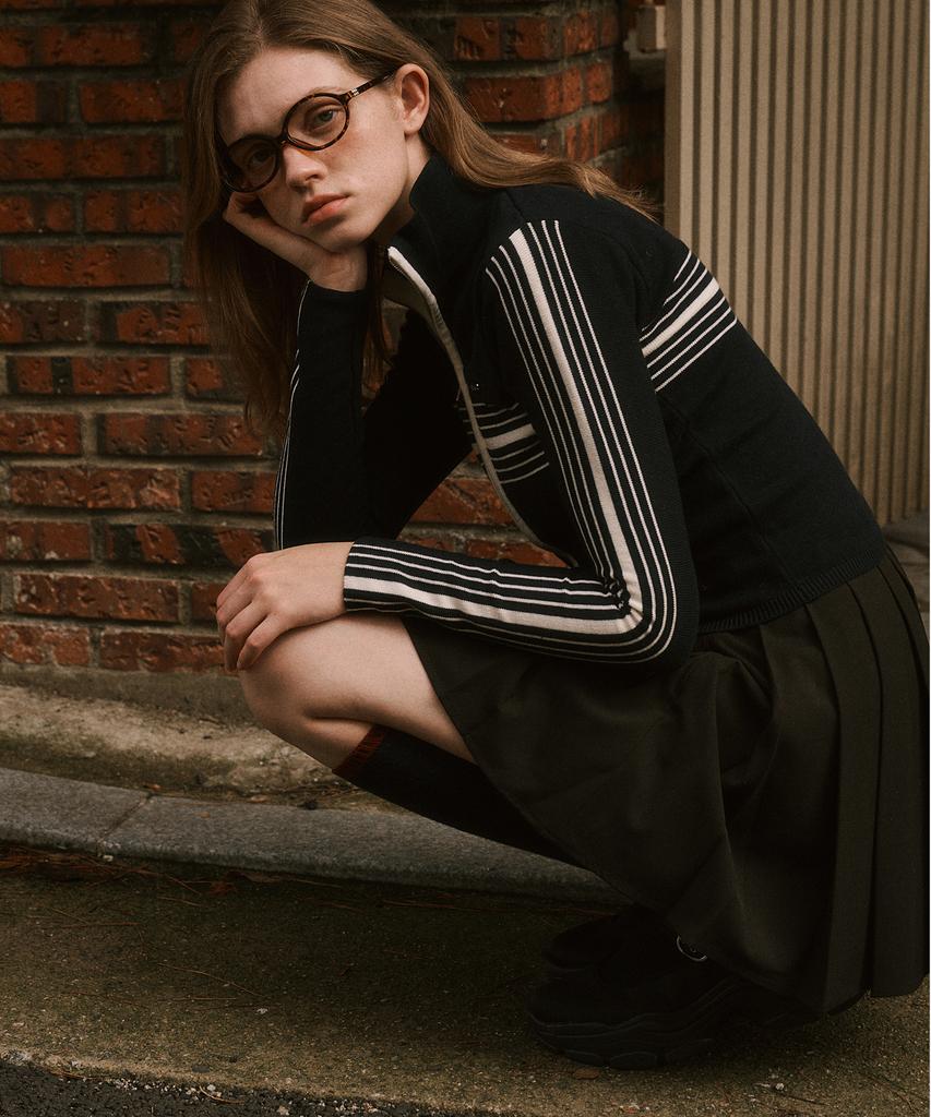 BELLOL Stitch Contrast Knit Zip-Up Navy