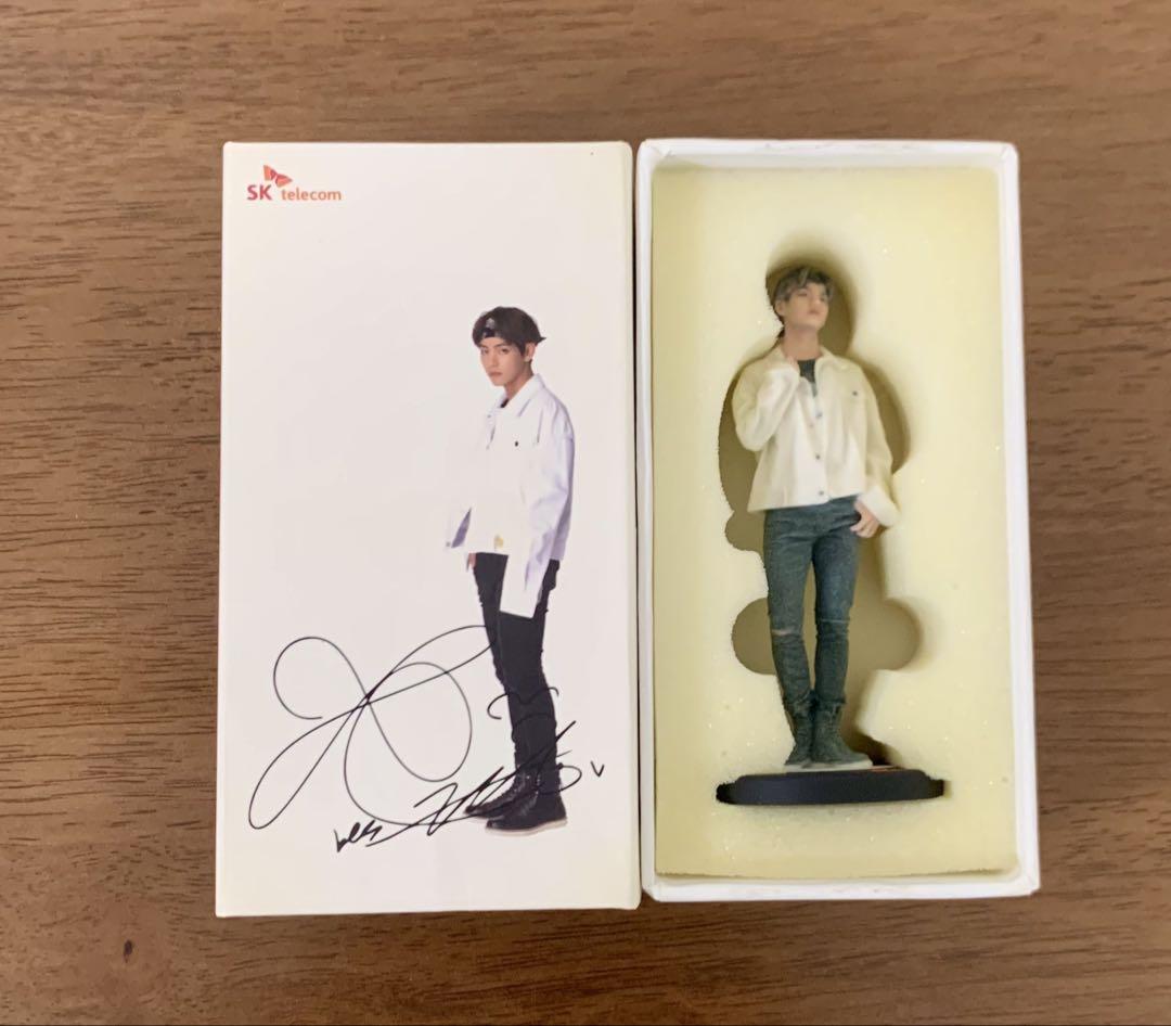 

[Б/У] BTS SK Telecom Официальная фигурка Тэхён V