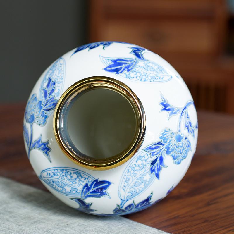 Elegant Blue and White Porcelain Vase: Retro Ceramic Ornament for Living Room Flower Arrangements