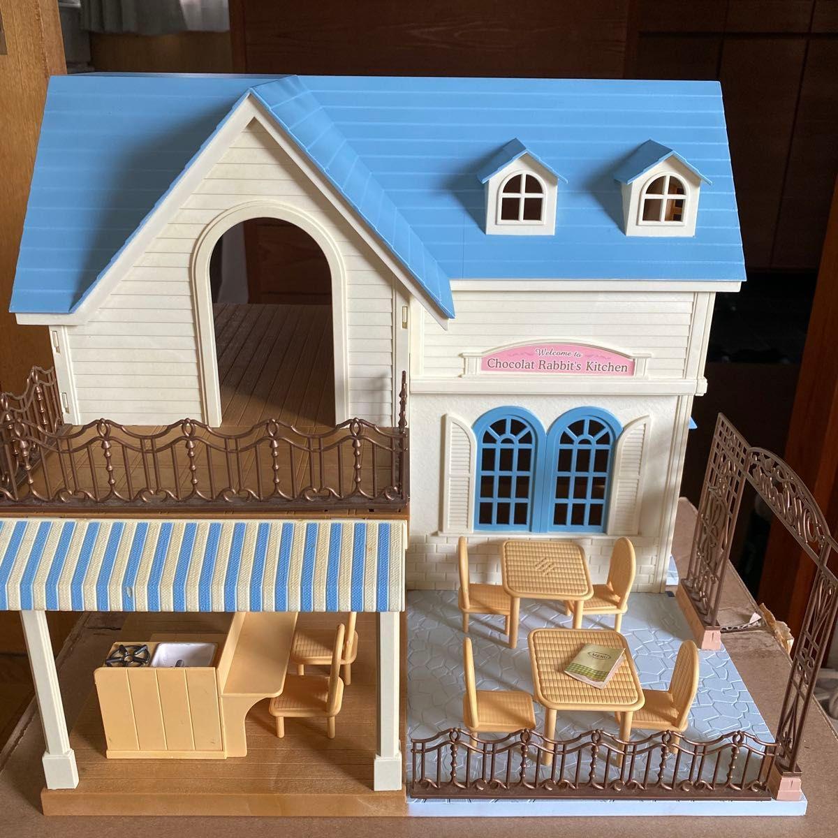 Used Sylvanian Families home is a stylish forest kitchen