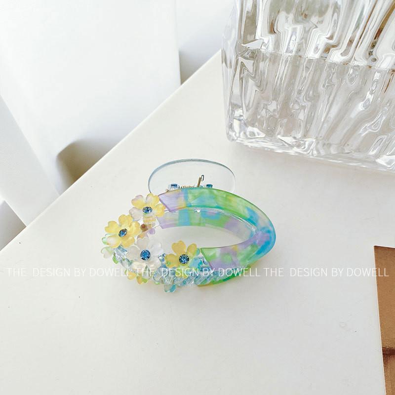 Stylish Korean Acetate Hair Clip With Charming Floral Design For Elegant Updos