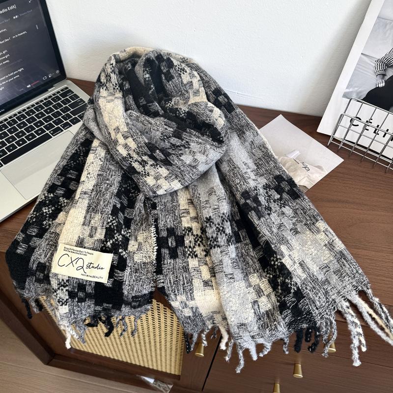 Korean atmosphere autumn and winter scarf women's versatile thickened scarf student couple dual-purpose plaid warm shawl men