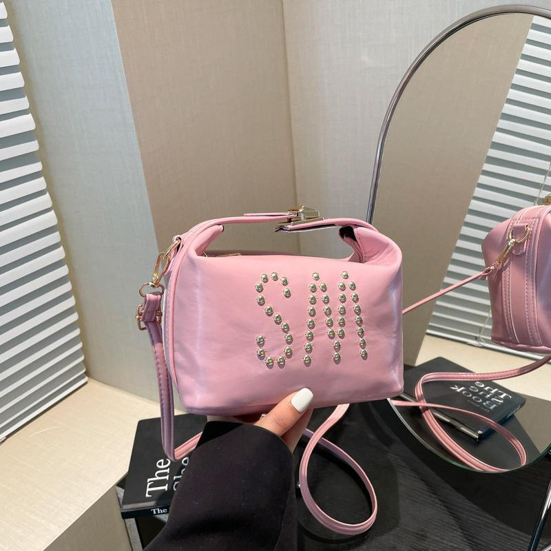 

Small square bag women s 2025 new messenger bag high sense Maillard retro large capacity shoulder commuter women s bag