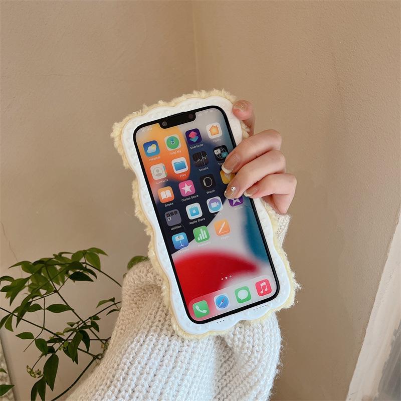 Nuova Custodia Peluche per Cellulare per Apple 11, 12, 13, 14 Pro Max - Agnello, Colori Caramella, con Supporto Invisibile. Perfetto per l'autunno e l'inverno.