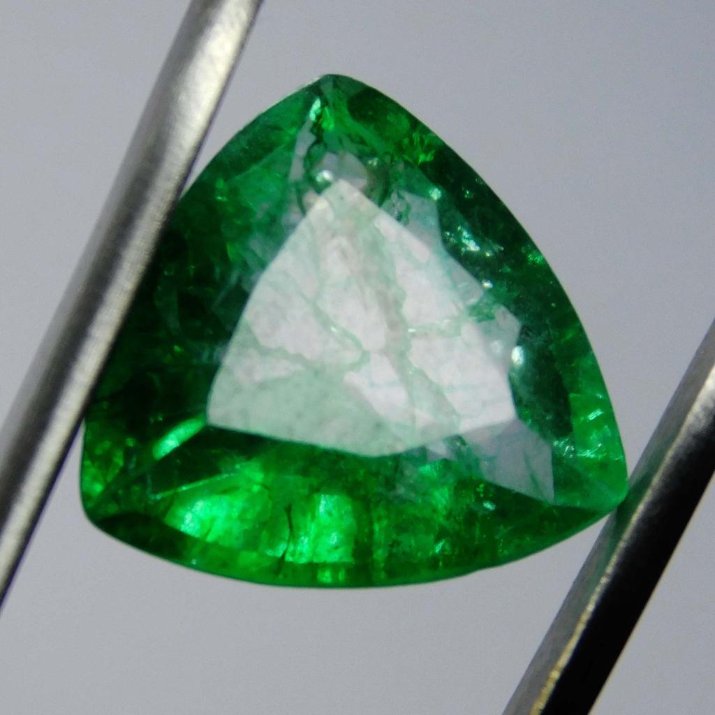 Natural Colombian Emerald Trillion Cut 6.62 Ct Green CERTIFIED Loose Gemstone