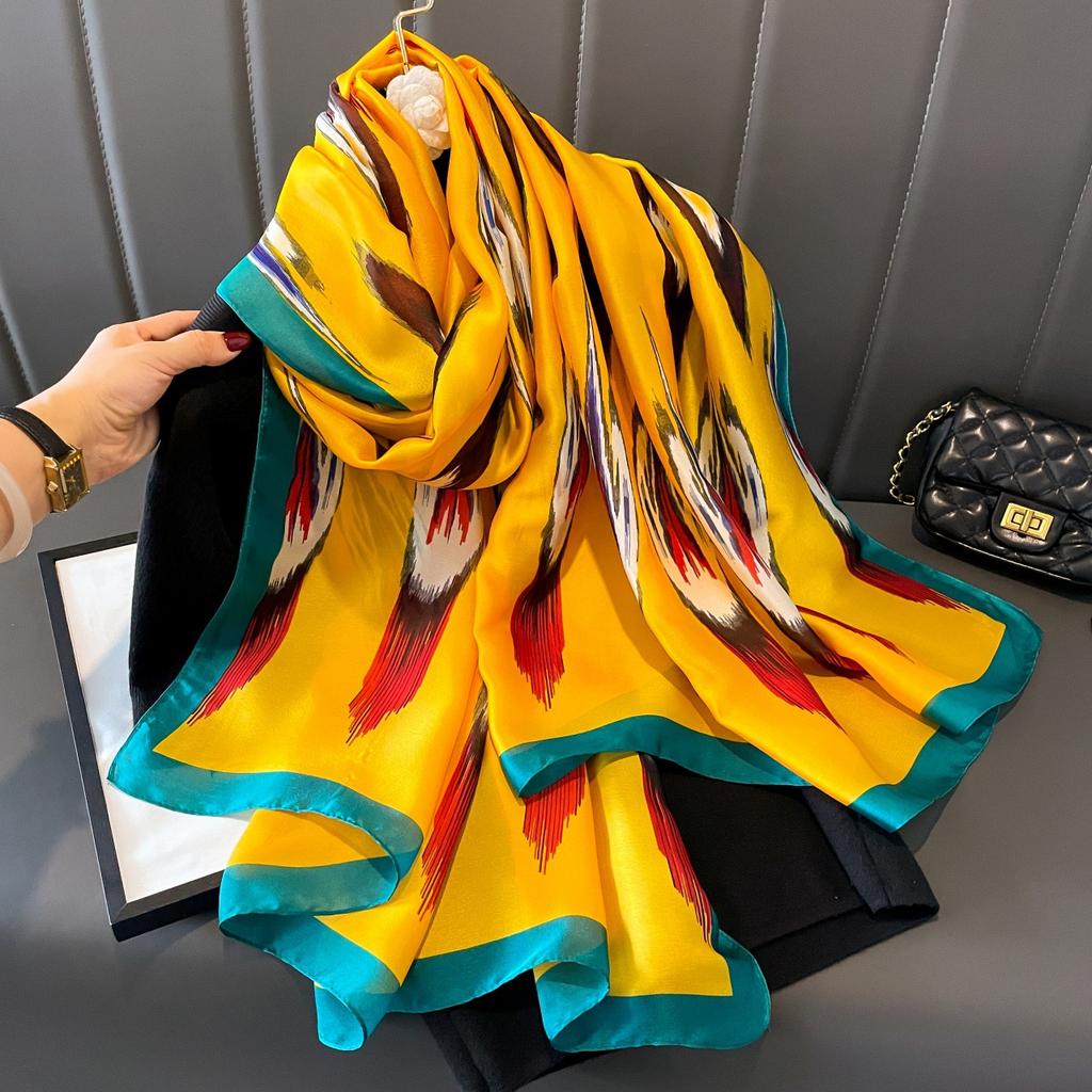 Lijin Satinschal weiblicher Schal dünn neuer Druck Frühling und Sommer Yangqi Mode Schal Mitfahrgelegenheit langer Seidenschal Schal Schal