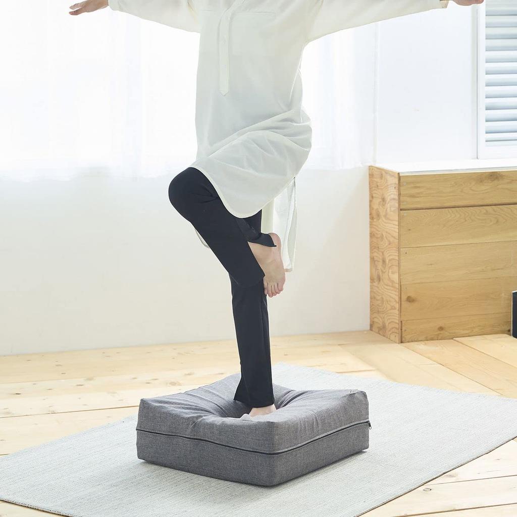 Mizuno Trampoline Cushion Fitness Jump At Home for a Exercise In a Small Effective for Strengthening Lower Body C3JHI203 Equipment Full-Body Space,