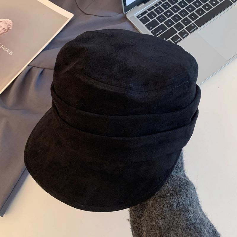 British Suede Equestrian Beret: Retro Flat Top Painter Hat for Autumn & Winter