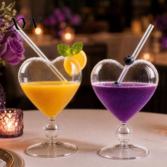 Hitzebeständiges Weinglas Kreativer Herzförmiger Kelch mit Strohhalm, Personalisierter Saft Verdickter Becher für Cocktails Becher, Liebe Herz Stielglas Champagner