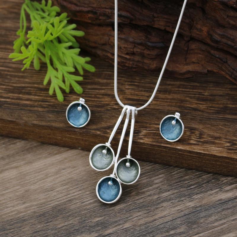 New enamel round petal stud earrings pendant set, women's simple and high-end flower necklace set