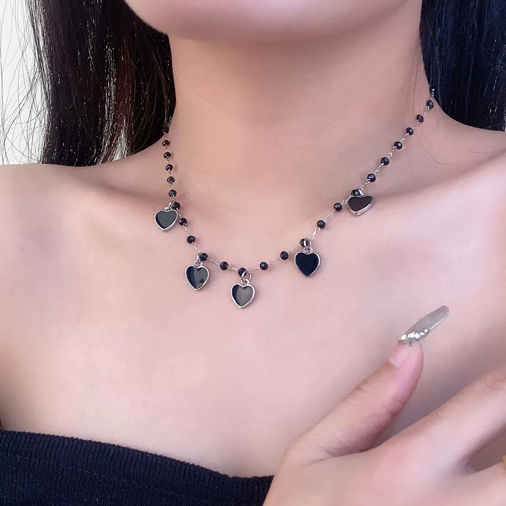 Black Heart-Shaped Tassel Bead Necklace Drip Glaze Sweet and Cool Spicy Girl Y2K Bead Chain Accessory Commuting Collarbone Chain