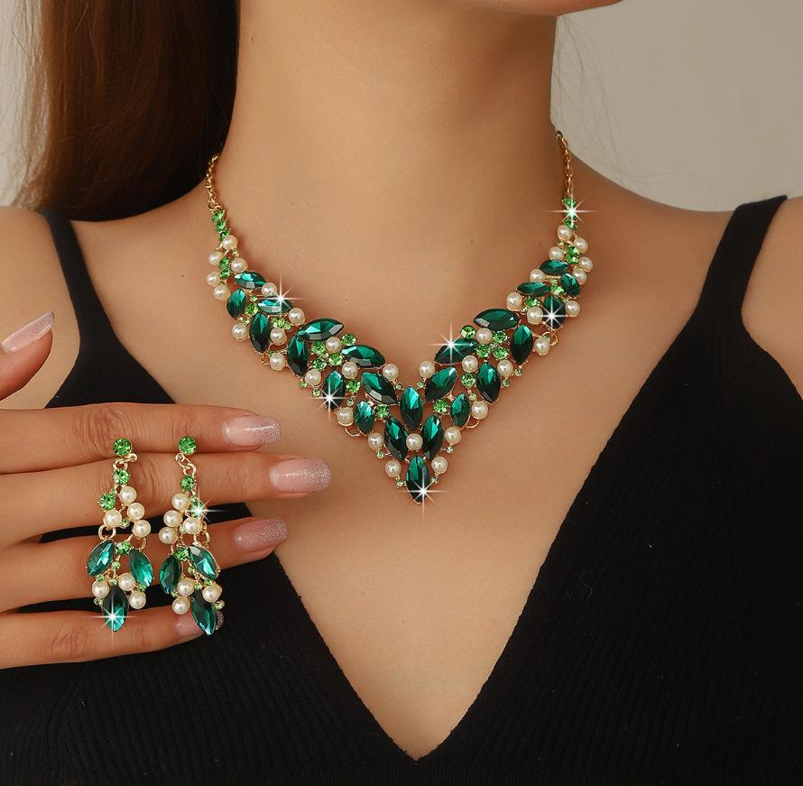 

2026 Bow Rhinestone Fringed Necklace Earrings Women s Two-piece Set, Wedding Temperament Noble and Elegant Collarbone 45CM