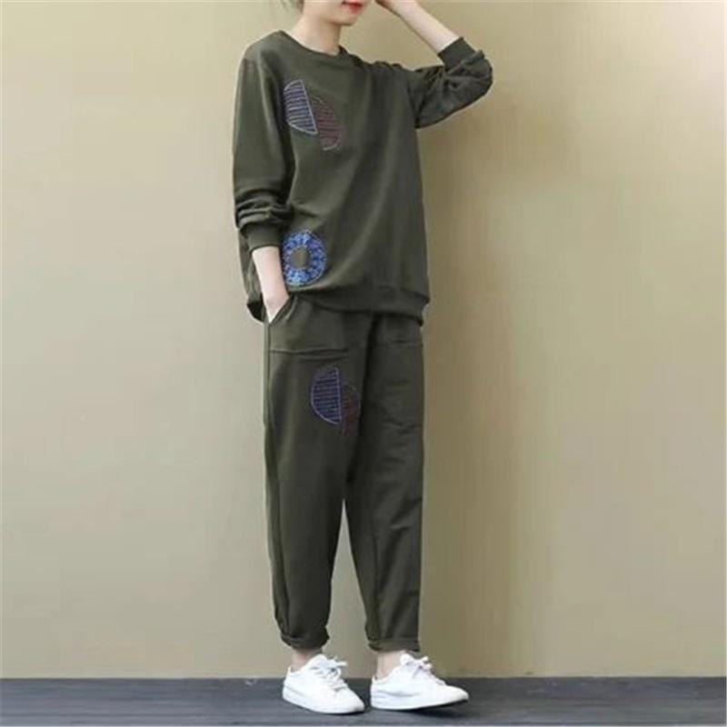 

New Autumn Women s Sweatshirt Pants Set - Casual Sporty Two Piece Outfit With Geometric Embroidery Perfect For Daily Wear & Gym 4XL