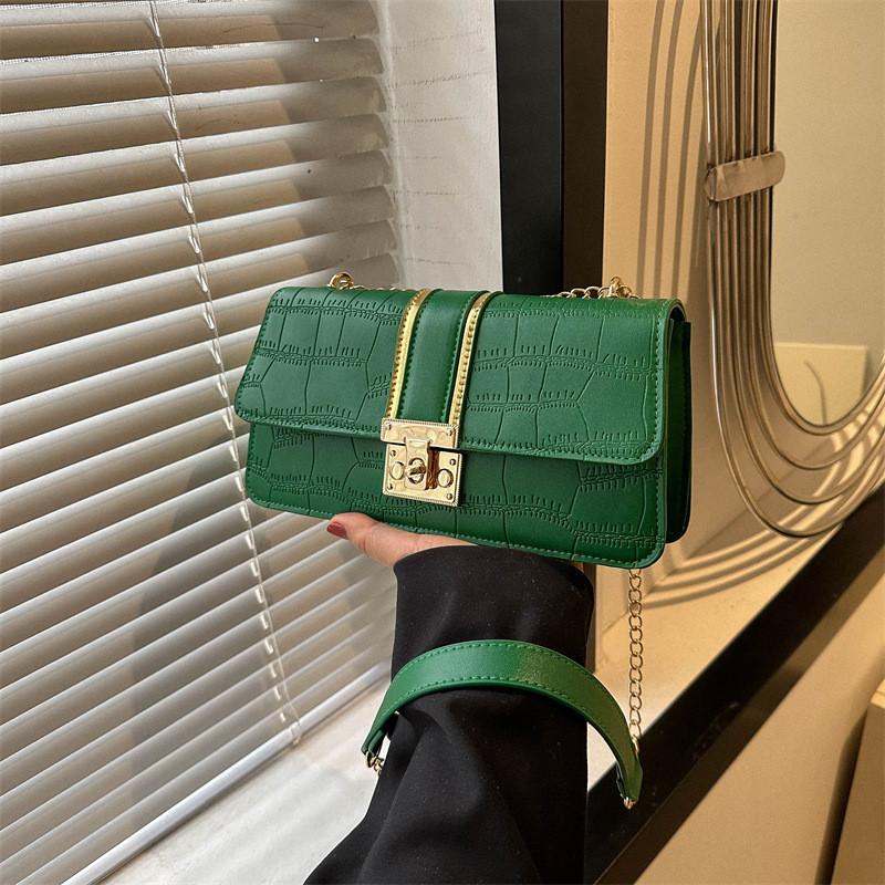 Trendy Women's Shoulder Bag Stylish Chain Crossbody Bag Fashionable Small Square Bag