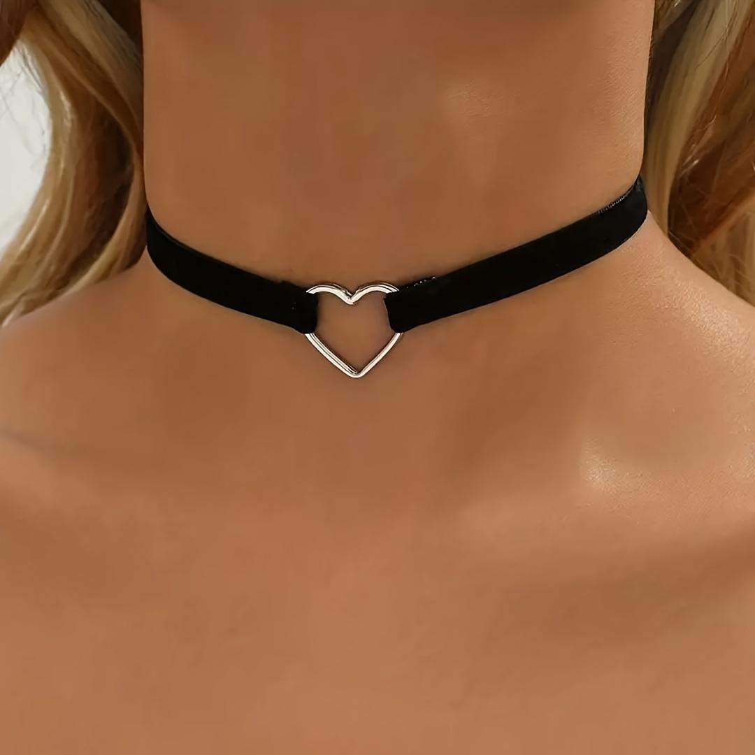 

Hot Selling Punk Black Wide Rope Heart Pendant Necklace for Women Daily Wear Gift
