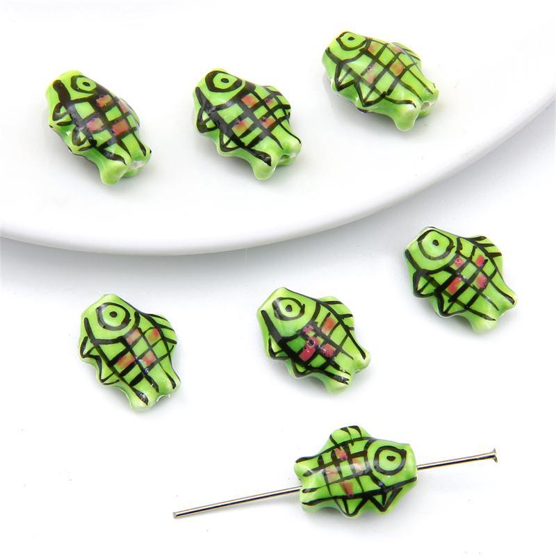 2 stk håndmalt keramisk porselen fiskeperler sjarm løse avstandsperler for halskjede øredobber armbånd DIY smykker håndverk