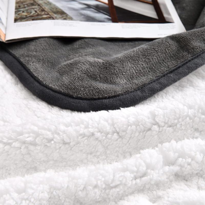 Top-Rated Waterproof Flannel Sherpa Pet Blanket - Thickened, All-Season Comfort for Dogs and Cats
