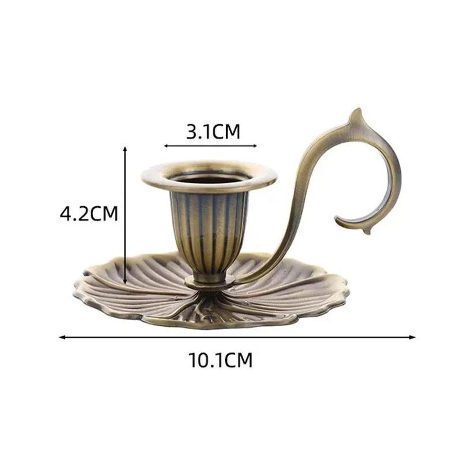 Classic Retro Candlestick Valentines Day Handheld Candle Holders European Style Candlestick Single Head Taper Candlelight Stand
