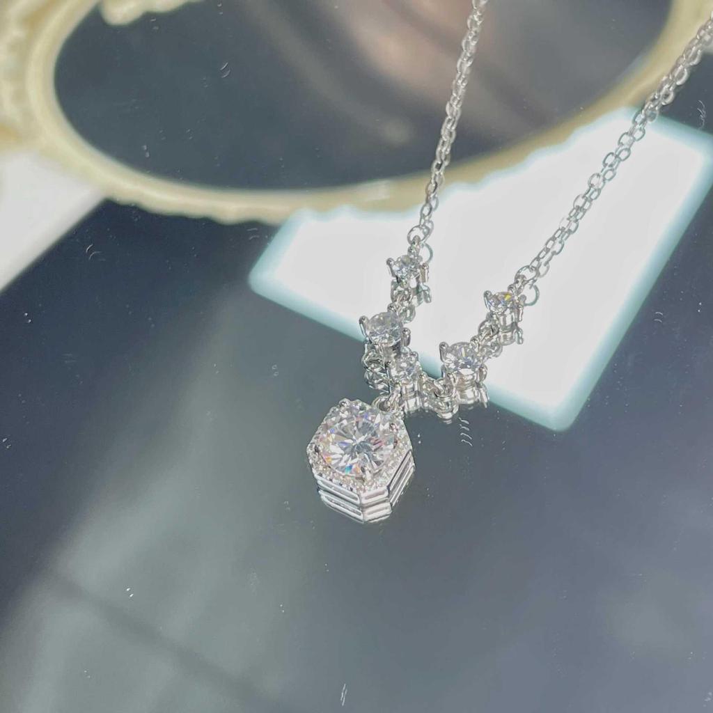 Sterling Silver Zircon Square Sugar Necklace - Women's Fashionable Clavicle Chain