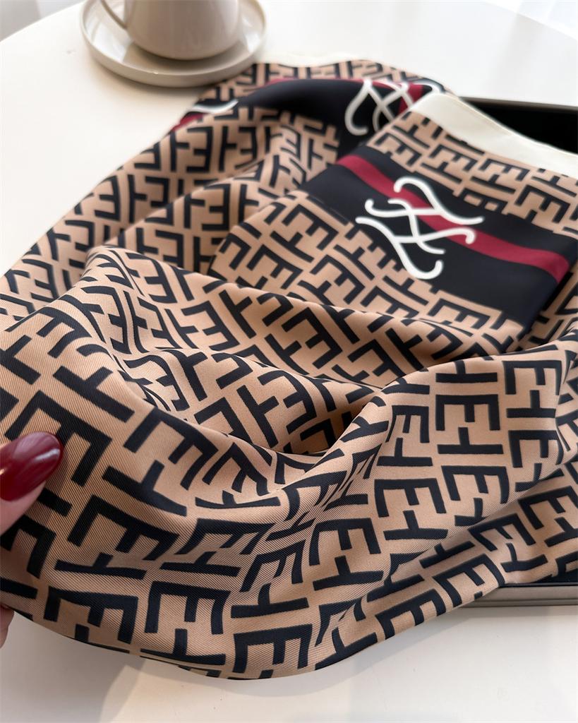 New Premium Printed Silk Scarf 91cm Twill Scarf Fashion Versatile Letter E Large Square Scarf Sunscreen Shawl Headscarf