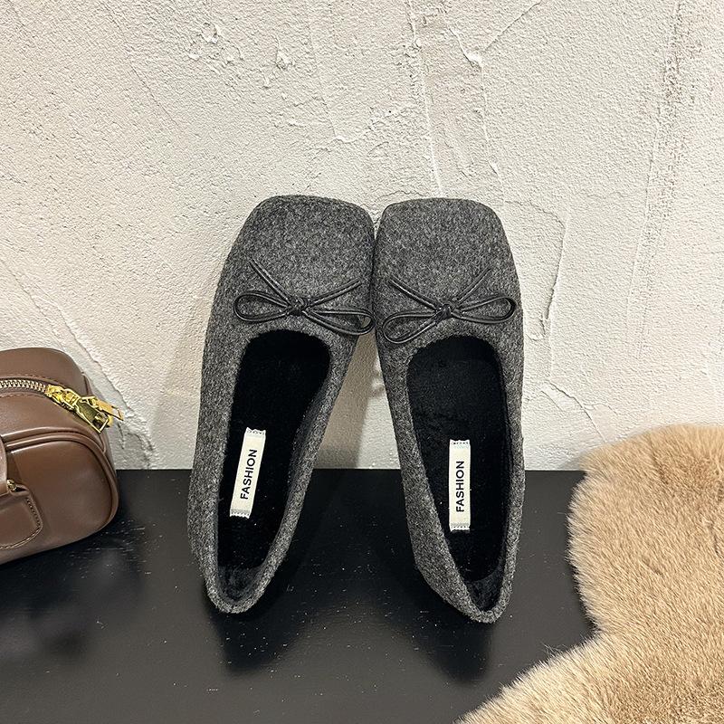 Retro flat-bottomed bow single shoes women's spring and autumn 2025 new shallow mouth French late evening breeze fluffy Mary Jane shoes