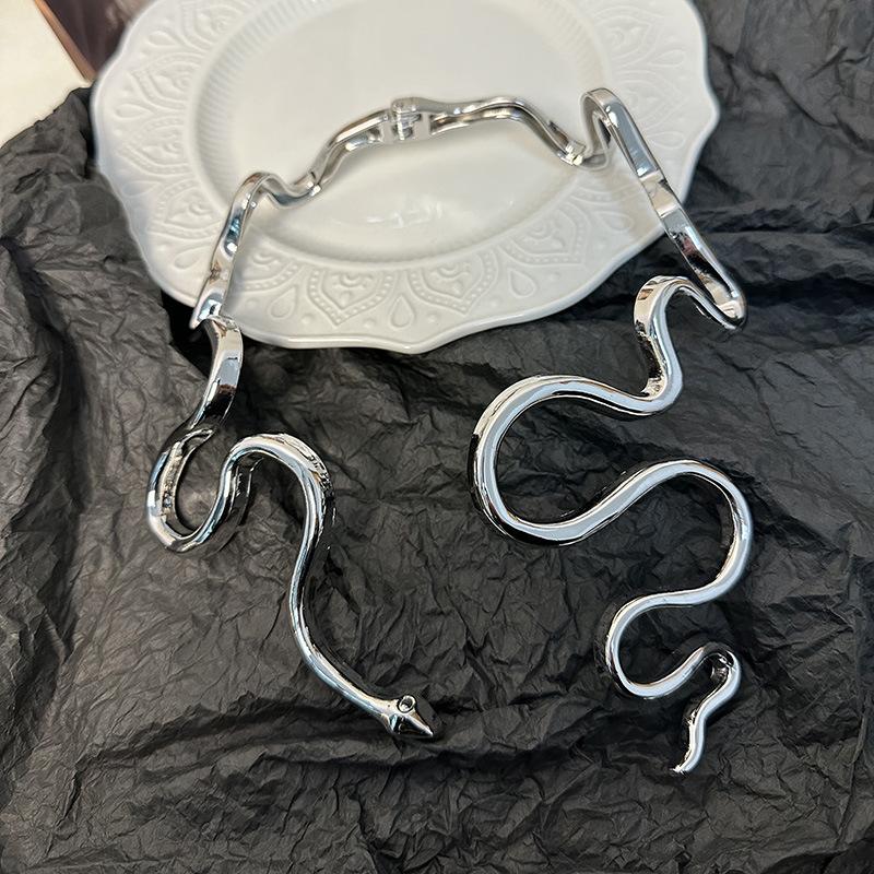 Tooxika Fashion Personality Irregular Twisted Snake Open Collar Unique Temperament Spring Necklace For Women