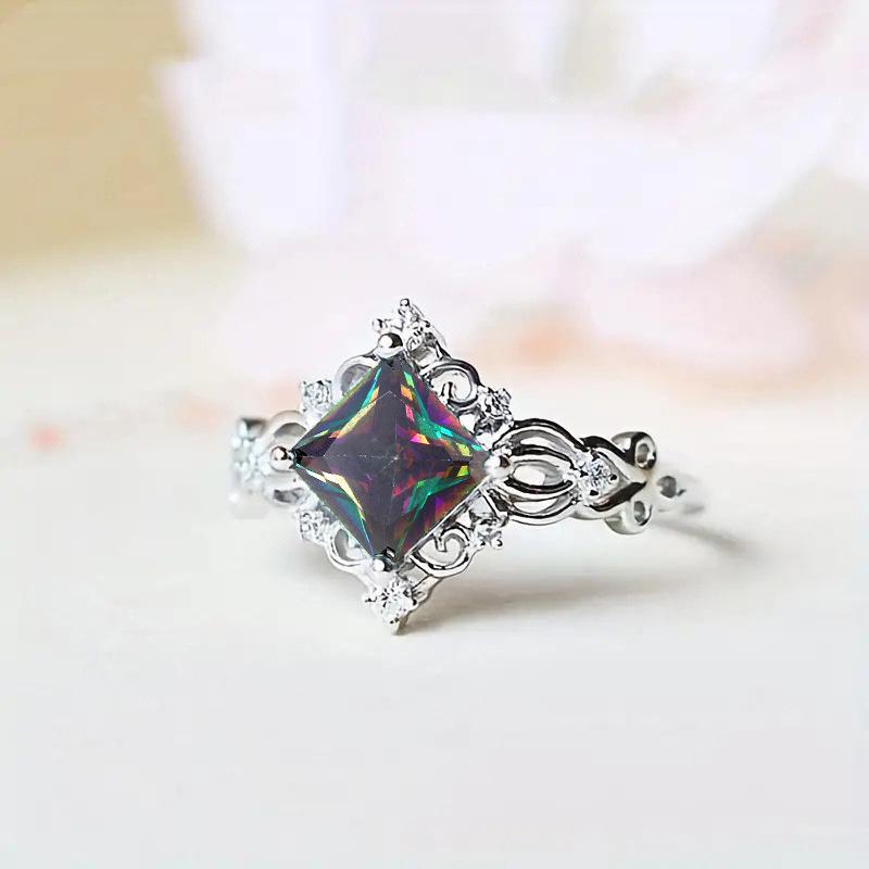 Princess-cut, Ocean-blue Simulated Gemstone Ring for the Index Finger Diamond-set Rhombus-shaped Cubic Zirconia Elegant and Refined Index Finger Ring