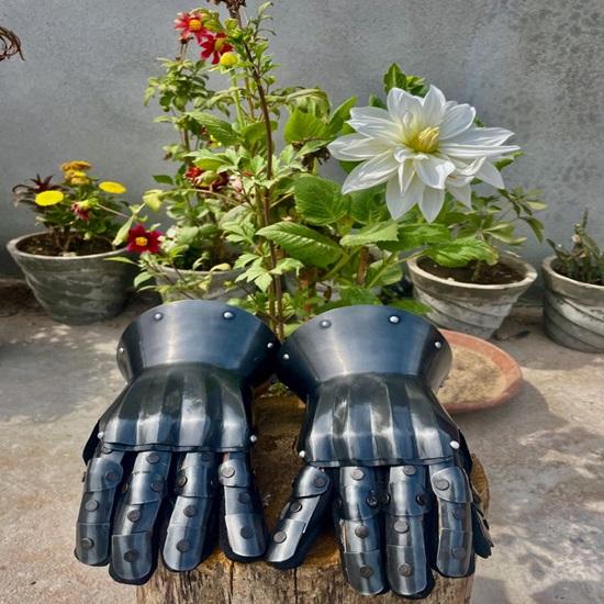 

Ручной работы Средневековые Рыцарские Перчатки Стальные Кожаные Наручи для Косплея