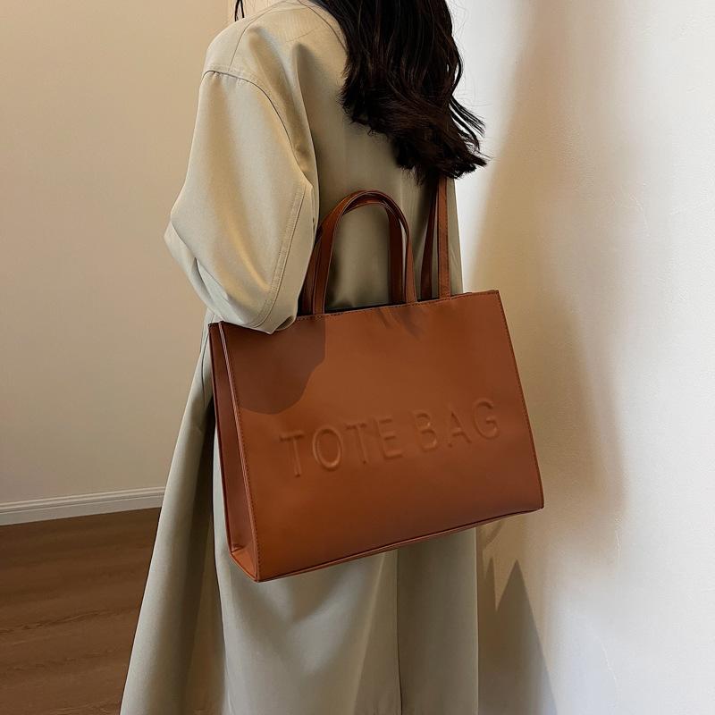 Textured Large-capacity Bag Women's 2025 New Fashion Portable Tote Bag Summer Retro Shoulder Bag Commuter Bag