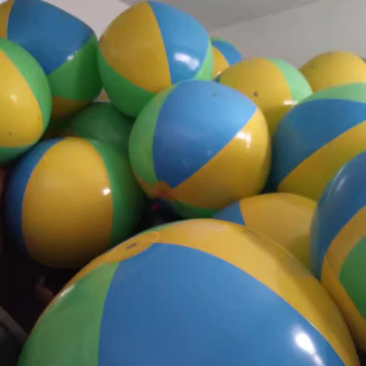 75cm Inflatable Water Spray Beach Ball for Kids – Outdoor Summer Play Toy