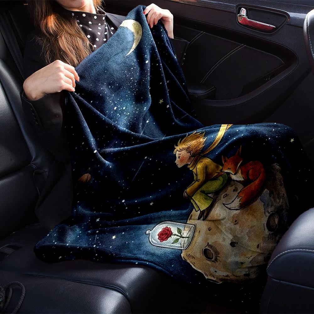 Coperta Stampata Tema Il Piccolo Principe - Perfetta per Divano, Letto, Viaggio e Uso Esterno | Lavabile in Lavatrice, Accogliente e Resistente.
